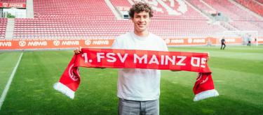 Mainz officially announced the signing of Fabio Gruber.