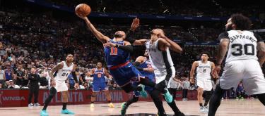 Brunson's 45 points shone throughout the game as the Knicks defeated the Spurs 94-90.