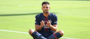Paris Saint-Germain striker Gonzalo Ramos has officially joined AC Milan on a five-year contract.