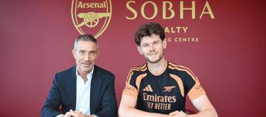 Arsenal have officially announced the signing of goalkeeper Iran Melier.