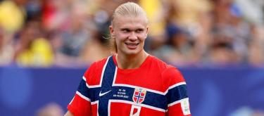 Ahead of the World Cup quarter-finals, Haaland said all the pressure was on England.