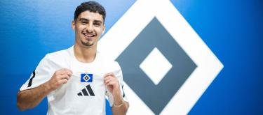 Hamburg officially announce the signing of Troyes' French attacking midfielder Martin Adeline..