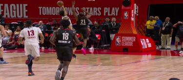 2026年NBA夏联：斯皮尔斯26分仍难救主 开拓者以108-101力克掘金