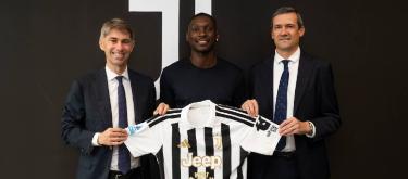 Juventus officially announced the signing of Randall Kolo Muani.