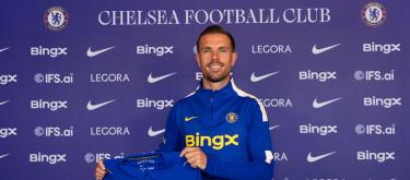 Former Liverpool legendary captain Jordan Henderson officially joins Chelsea on a free transfer..