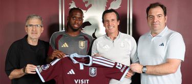 West Ham United defender Aaron Wan-Bissaka has joined Aston Villa on loan with an option to buy.