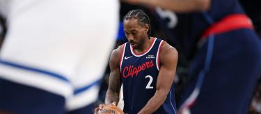 The Raptors have officially completed a 7-for-1 trade, bringing back 35-year-old veteran Kawhi Leonard from the Clippers.