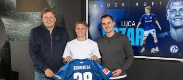 Schalke completes contract extension with young German defensive midfielder Luca Vozar..